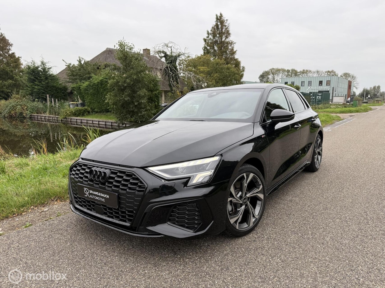 Audi A3 Sportback - 35 TFSI S edition / Kuip / CarPlay / Matrix - AutoWereld.nl