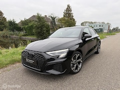 Audi A3 Sportback - 35 TFSI S edition / Kuip / CarPlay / Matrix