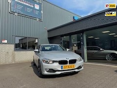 BMW 3-serie - 320i Executive/Automaat/Trekhaak/Cruise/PDC/