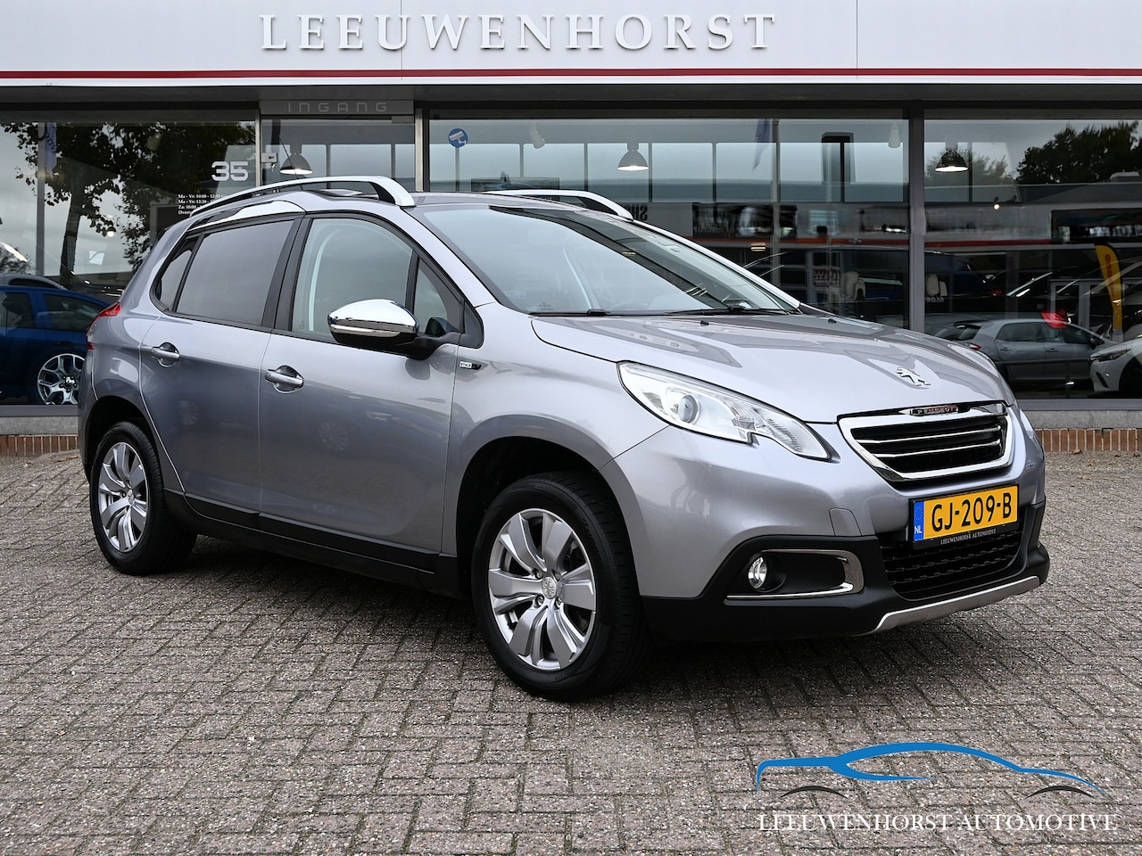 Peugeot 2008 - 1.2 PureTech Style Airco, cruise, lichtmetalen velgen, NL-auto - AutoWereld.nl