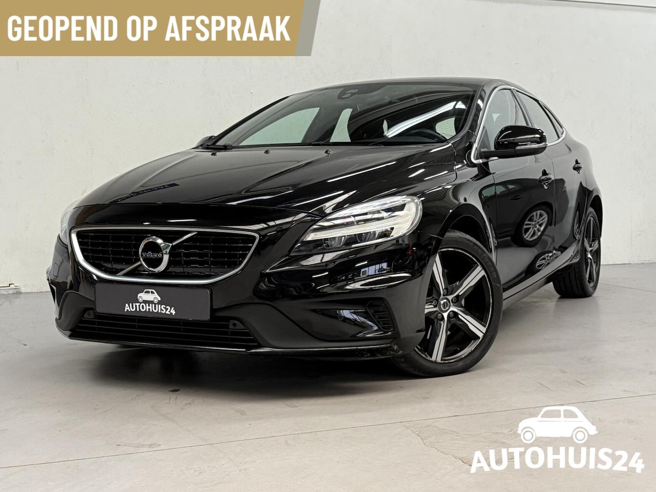 Volvo V40 - 2.0 T2 R-Design 122pk TREKHAAK LED PDC 17" - AutoWereld.nl