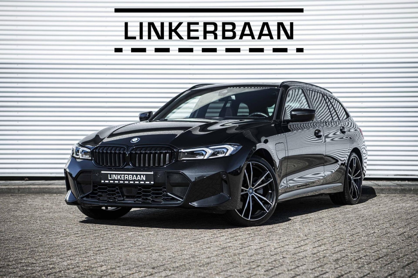 BMW 3-serie Touring - 330e xDrive Touring Hybrid | Vol Opties | M Sport | Panodak | H&K | Innovation | 19 inch | - AutoWereld.nl