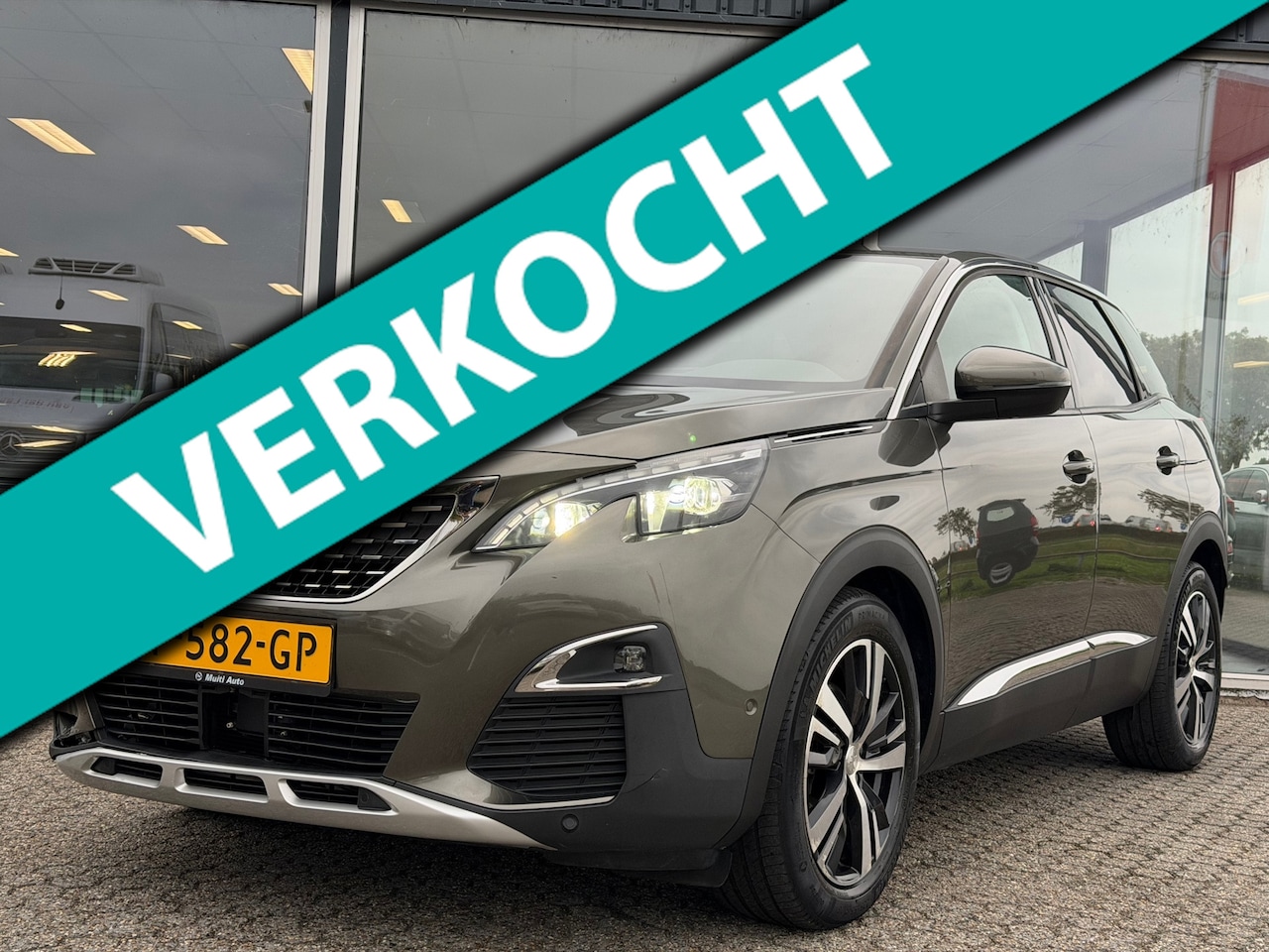 Peugeot 3008 - 1.2 PureTech Allure AUTOMAAT/LED - AutoWereld.nl