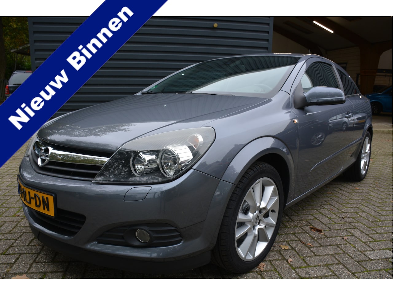 Opel Astra GTC - 1.8 Sport Automaat Clima Trekhaak Cruise Control - AutoWereld.nl