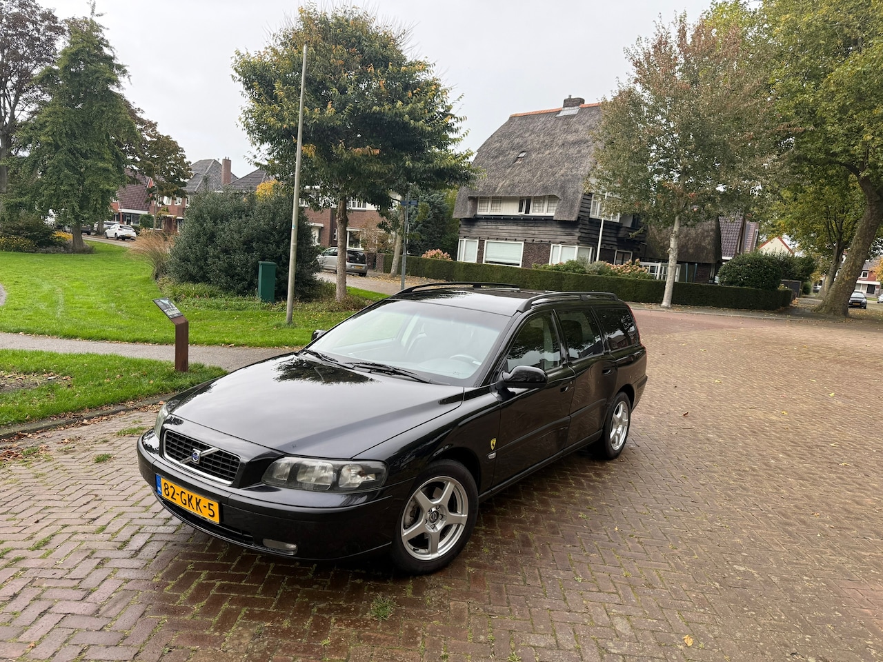 Volvo V70 - 2.4 Comfort | Trekhaak | Stoelverw. | Elektrisch pakket - AutoWereld.nl
