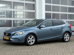 Volvo V40 - 1.6 D2 Kinetic Automaat Navi Pdc Trekhaak