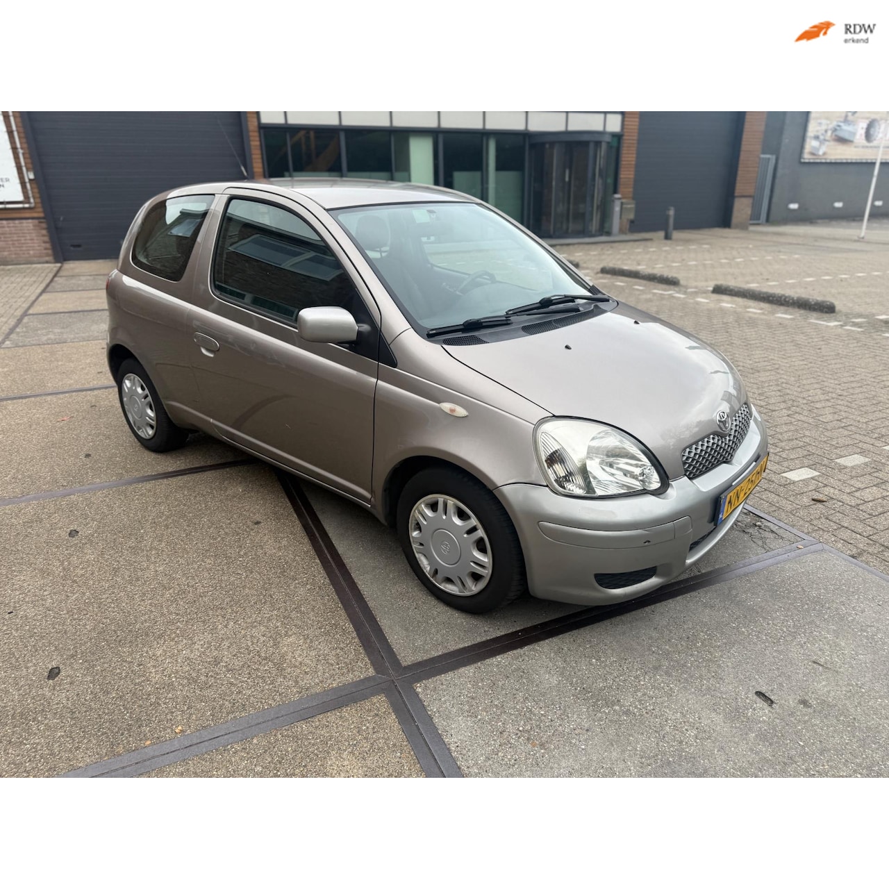 Toyota Yaris - 1.3 VVT-i Terra 1.3 VVT-i Terra - AutoWereld.nl