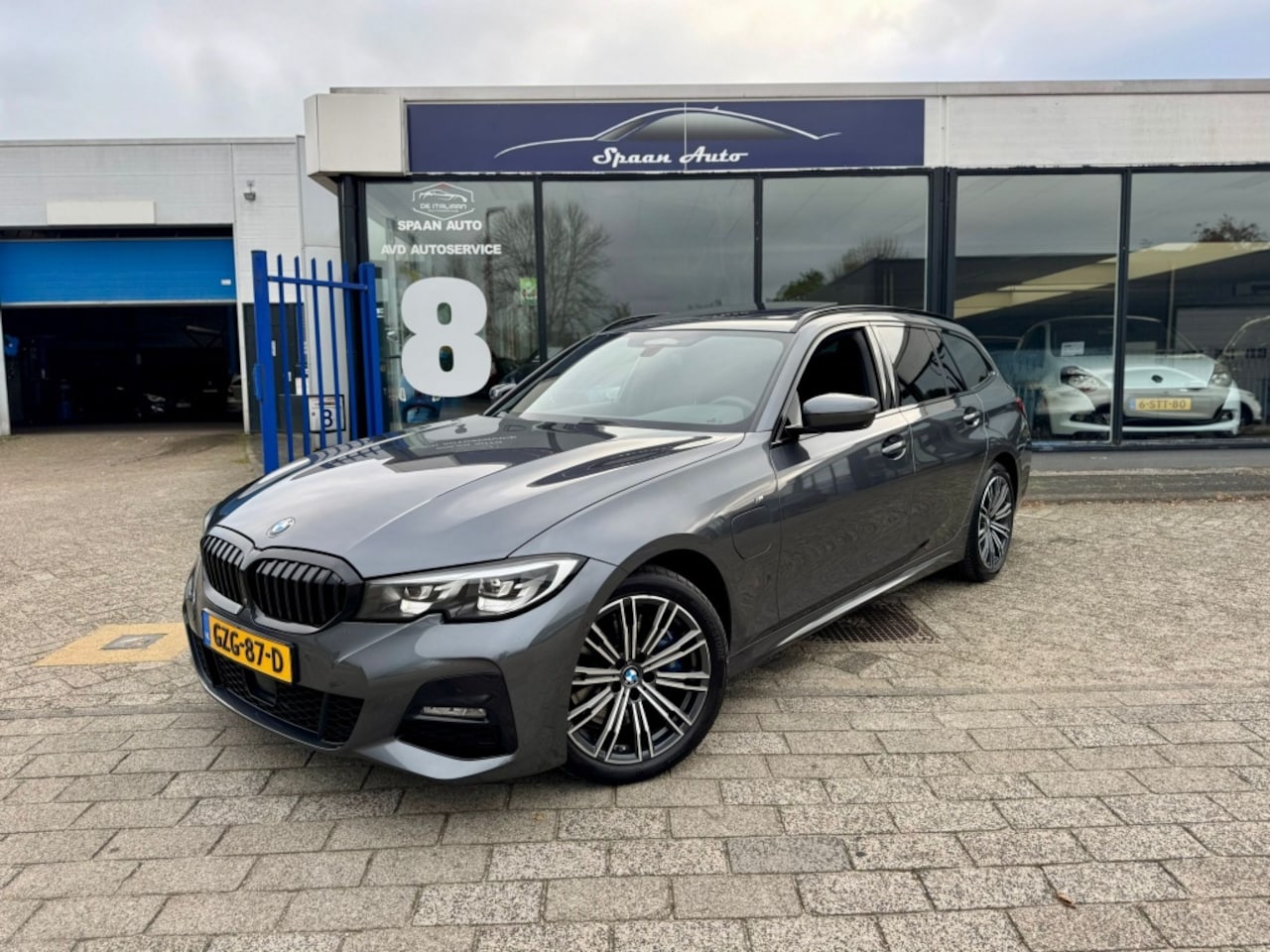 BMW 3-serie Touring - 330e High Executive | M-SPORT | FULL OPTION - AutoWereld.nl