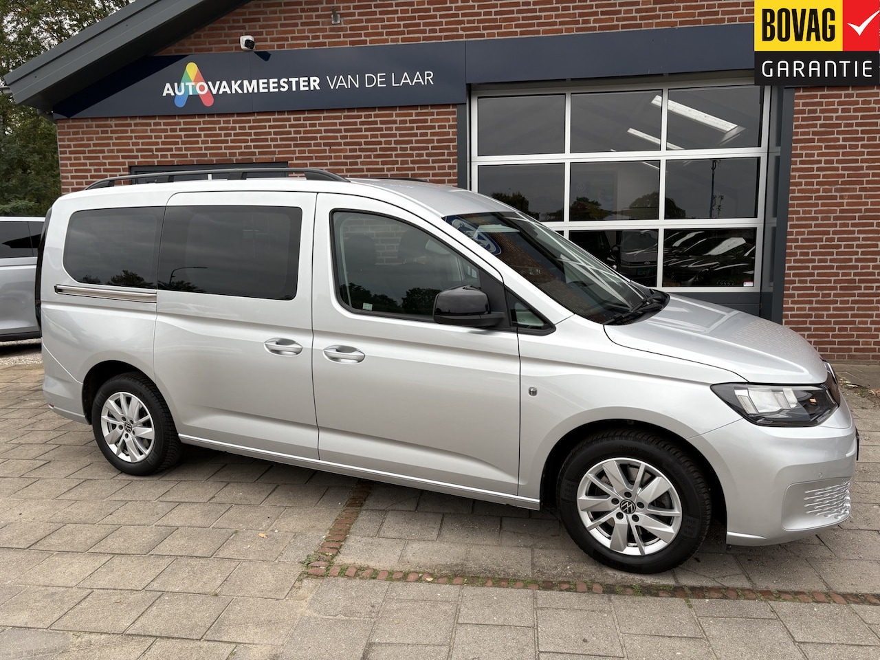 Volkswagen Caddy Maxi - 1.5 TSI 7p 84kw Life ( Apple Carplay, Android Auto, PDC voor en achter+Camera, Trekhaak) R - AutoWereld.nl