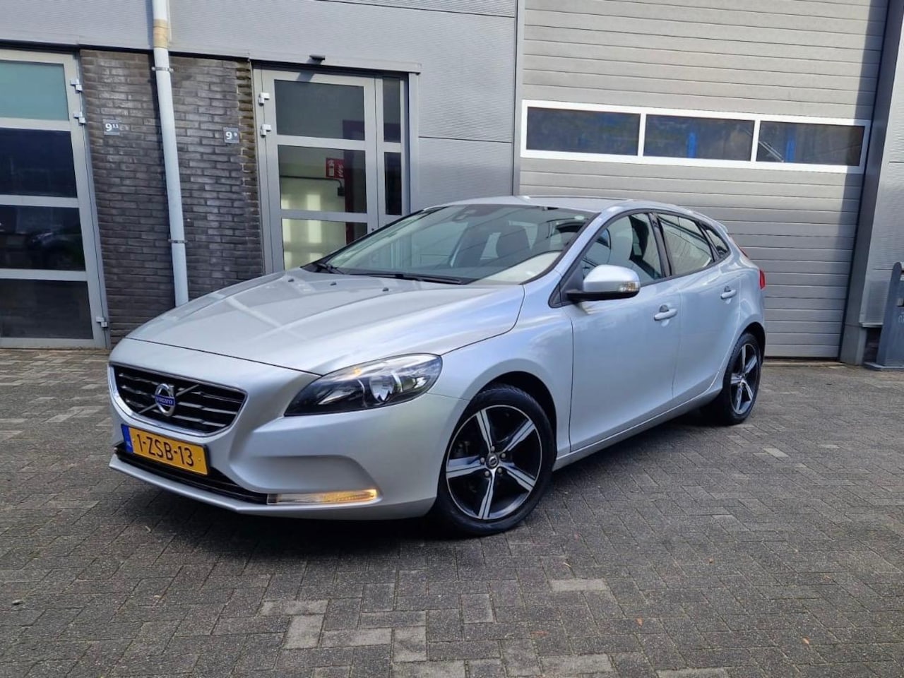 Volvo V40 - 1.6 D2 Momentum 1.6 D2 Momentum - AutoWereld.nl