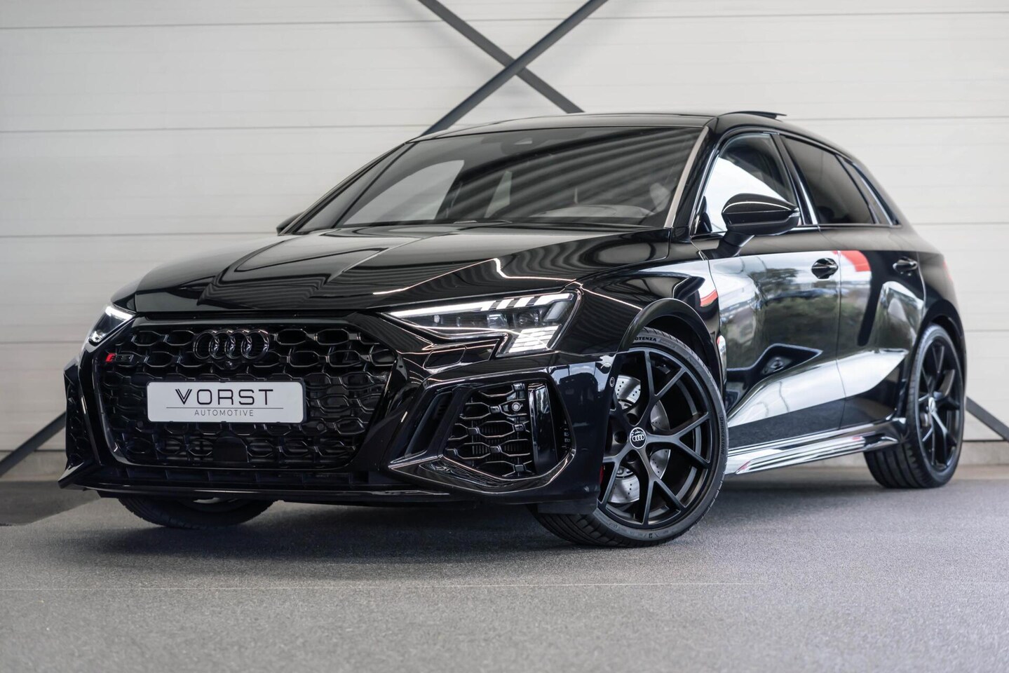 Audi RS3 - 2.5 TFSI quattro HUD Pano B&O PPF - AutoWereld.nl