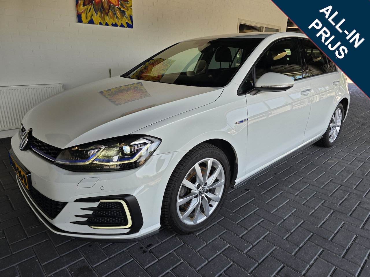 Volkswagen Golf - 1.4 TSI PHEV GTE / Dealer Onderhouden / Stoelverwarming / LED Koplampen - AutoWereld.nl