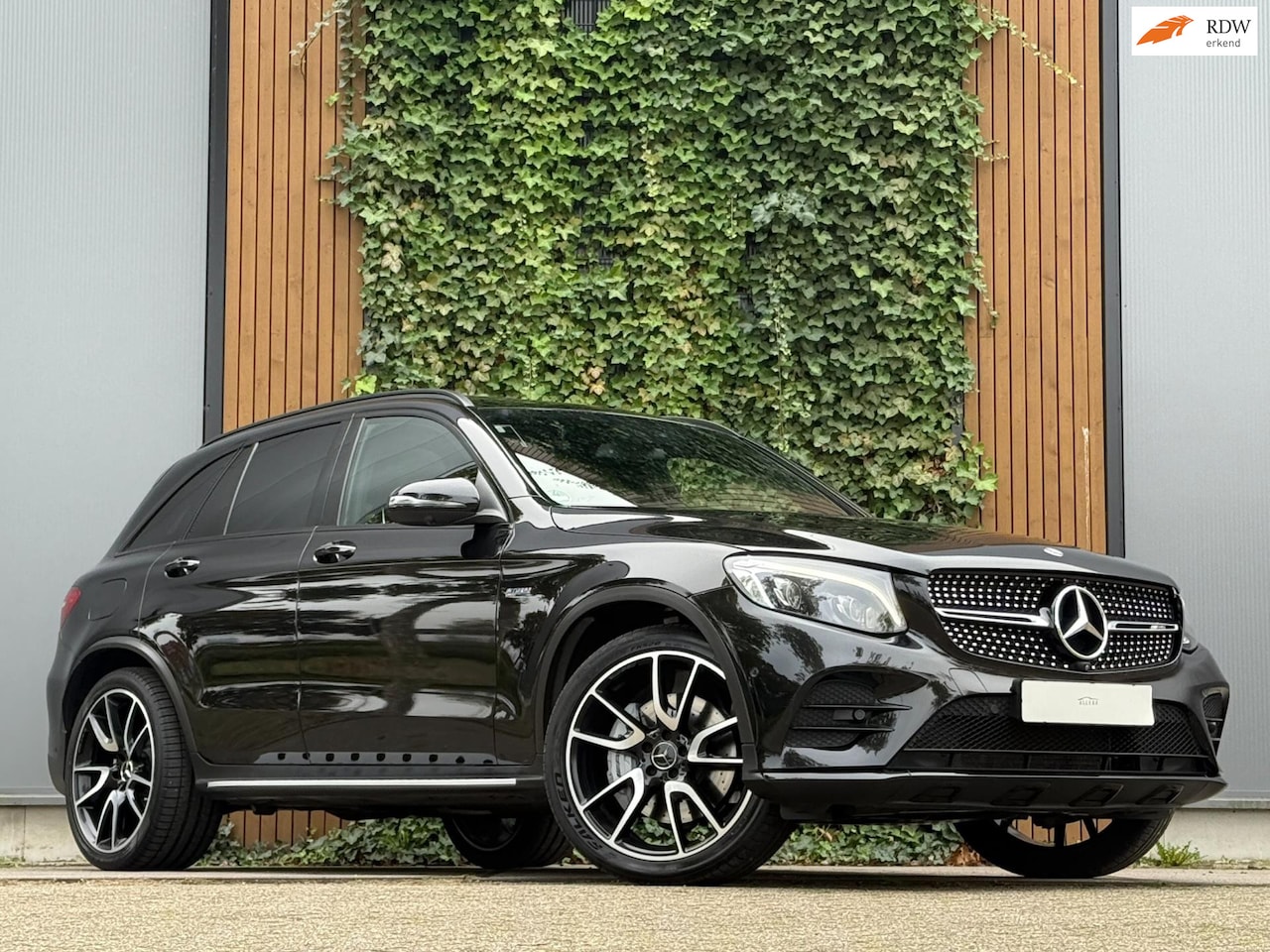 Mercedes-Benz AMG GLC - 43 4MATIC|PANO|SFEER|LUCHTVERING|360|TREKHAAK|BURMESTER|CARBON|DEALER ONDERHOUDEN - AutoWereld.nl