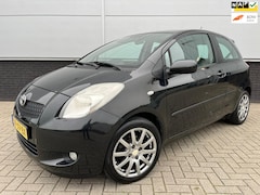 Toyota Yaris - 1.3 VVTi Sol Airco - Lm velgen - Bluetooth - Leder -NAP