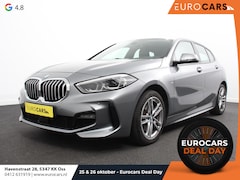 BMW 1-serie - 118i M-Sport Climate Control Cruise control Stoelverwarming LED Parkeersensoren Apple carp