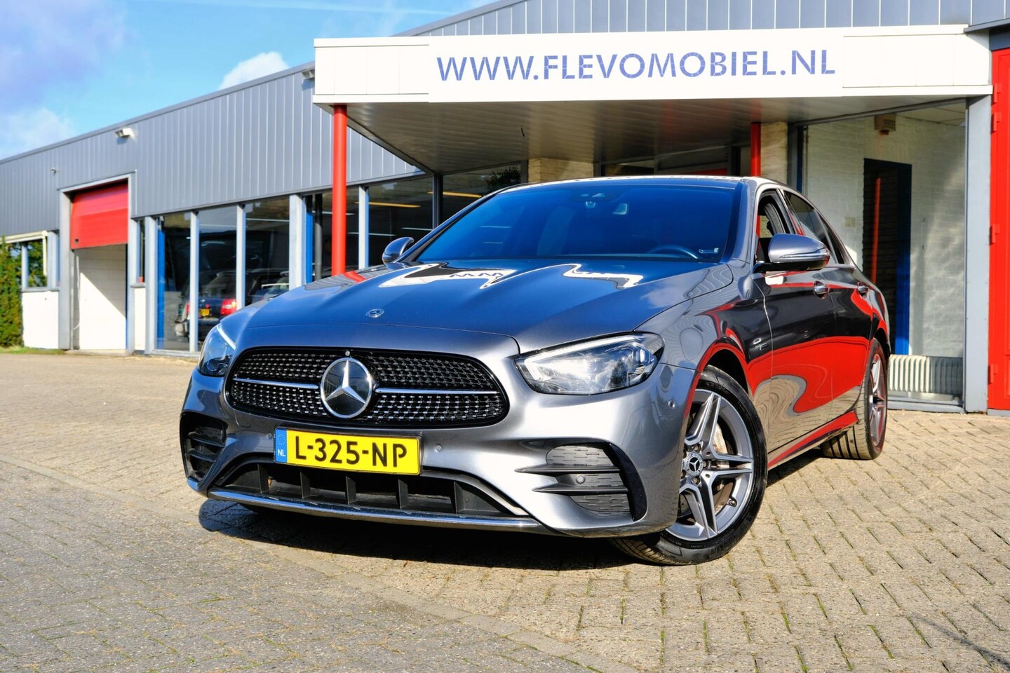 Mercedes-Benz E-klasse - 300 de AMG Aut.Leder|LED|Navi|Lanekeeping|Adapt.Cruise|Virtual - AutoWereld.nl