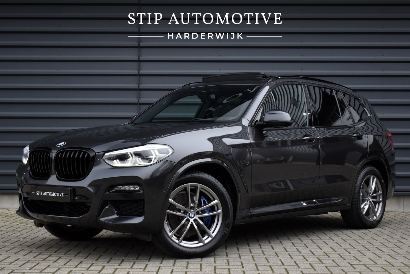 BMW X3 - xDrive30e High Executive M Sport | Panoramadak | Camera | Adaptief Onderstel | CarPlay | A - AutoWereld.nl