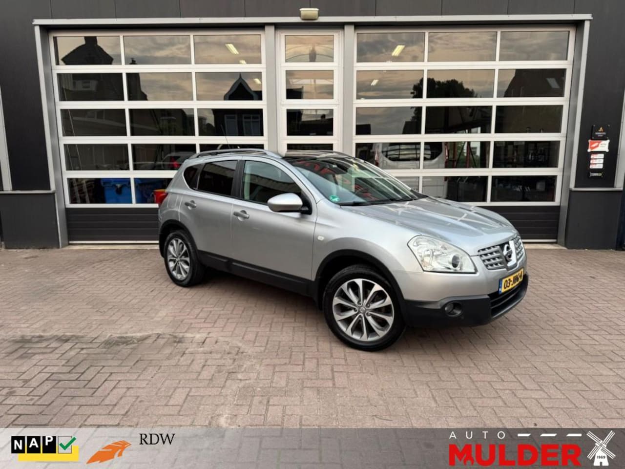 Nissan Qashqai - 1.6 ACENTA / PANODAK / AIRCO / TREKHAAK / CRUISECTRL / RIJKLAAR! - AutoWereld.nl