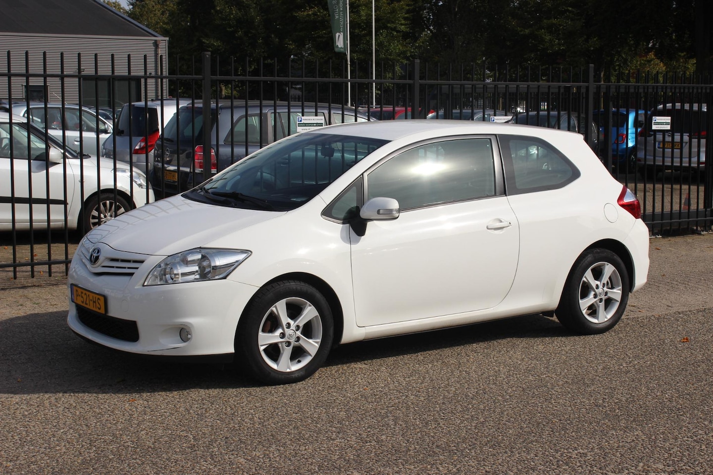TOYOTA AURIS