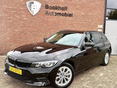 BMW 3-serie Touring - 330e Camera. M-stuur, Tr.haak, Carplay, DAB