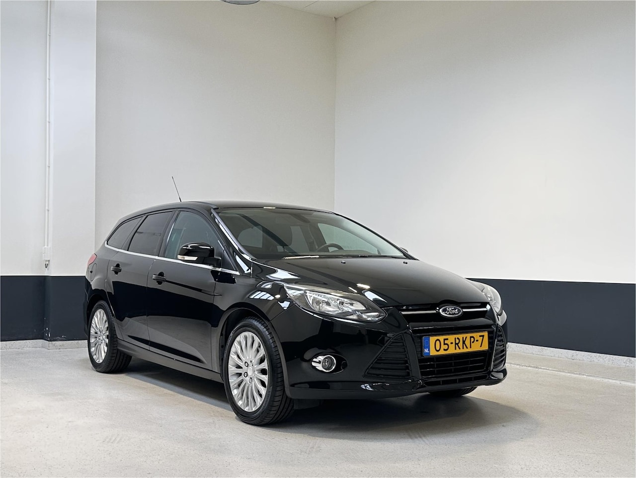 Ford Focus Wagon - 1.6 TI-VCT Titanium | Navigatie| Lm velgen | Trekhaak | PDC | - AutoWereld.nl