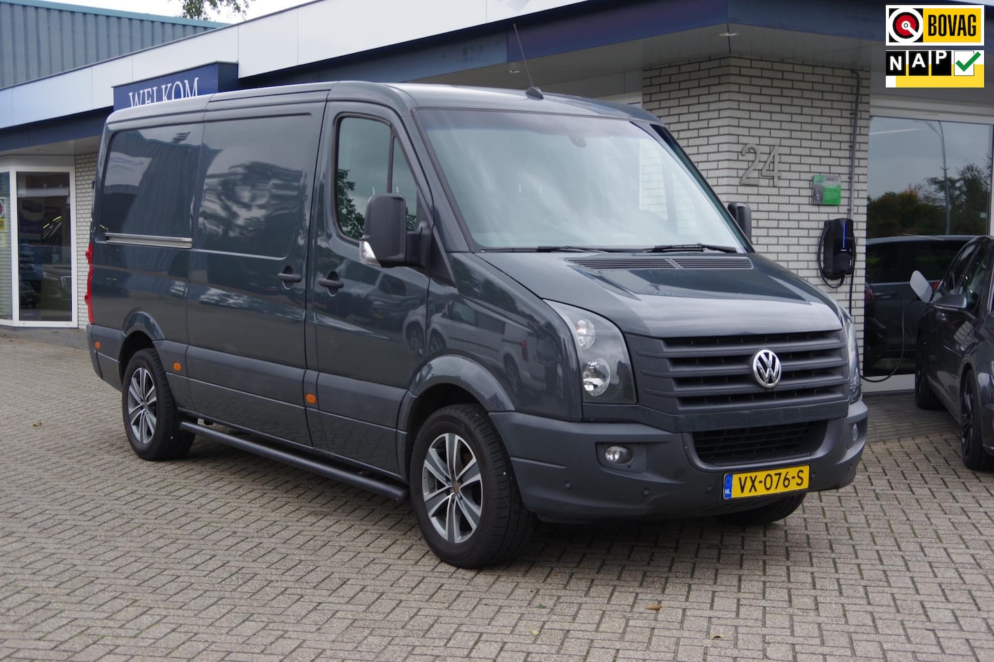 Volkswagen Crafter - 32 2.0 TDI L2H2 BM Camera Trekhaak Parkeersensoren - AutoWereld.nl