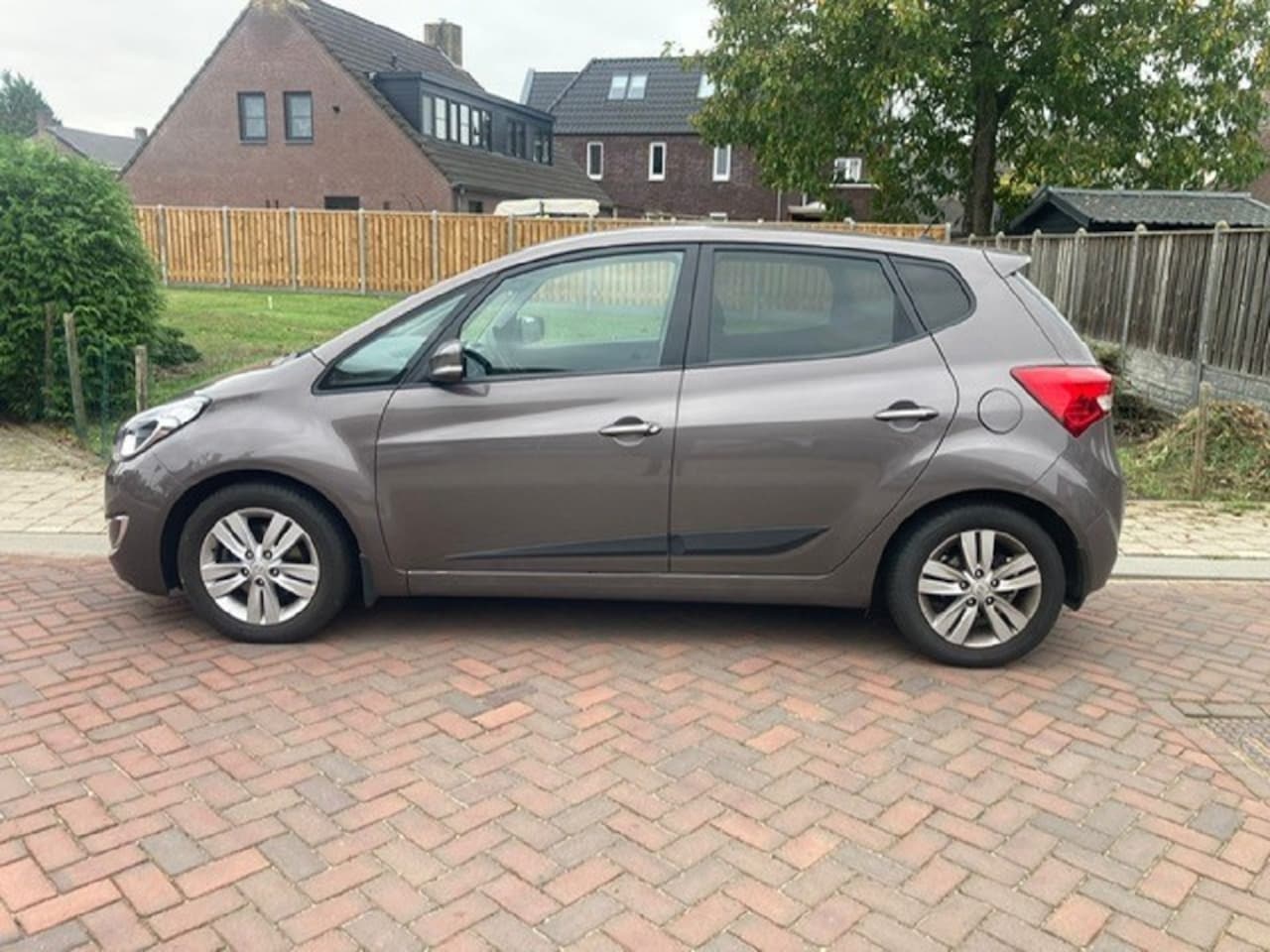 Hyundai ix20 - 1.6i i-Vision Hyundai 1.6 Vision automaat, vaste prijs, bellen voor afspraak - AutoWereld.nl