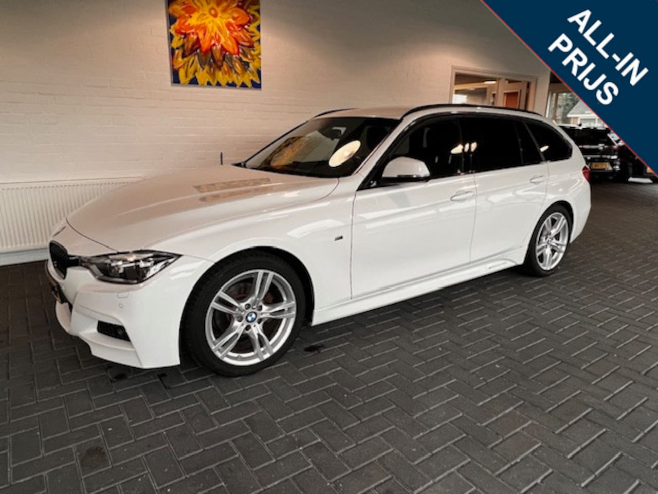 BMW 3-serie Touring - 318i M Sport / Stoelverwarming / LED / PDC - AutoWereld.nl