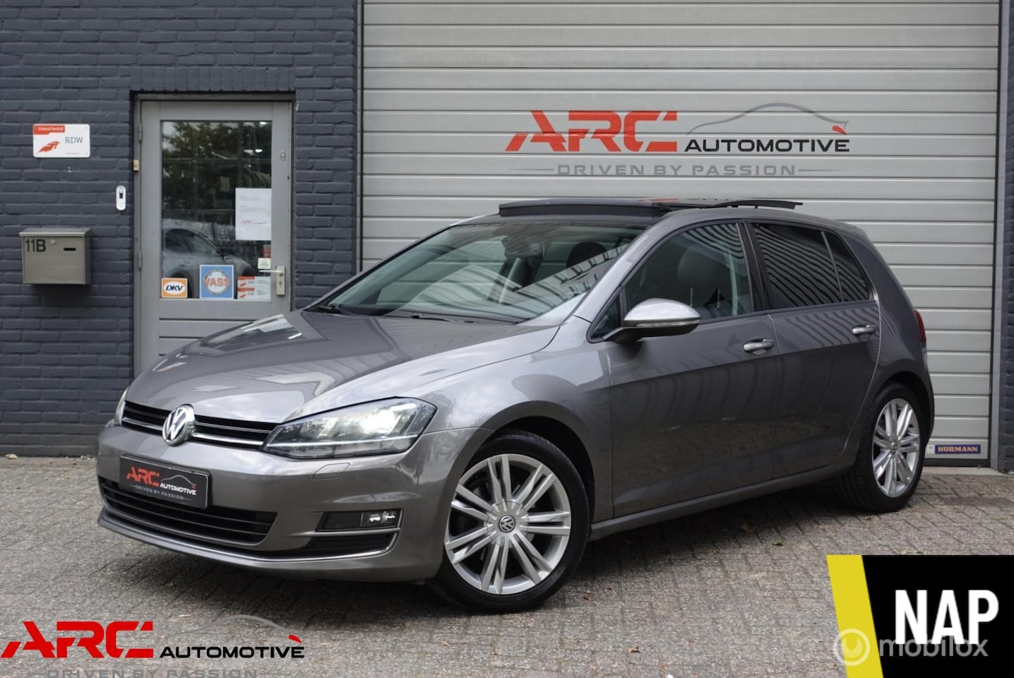 Volkswagen Golf - 1.4 TSI ACT Comfortline - Pano/Cruise - NAP - AutoWereld.nl