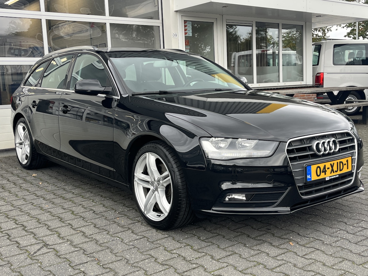 Audi A4 Avant - 1.8 TFSI Auto heeft olieverbuik/ koelwaterverbuik ! - AutoWereld.nl