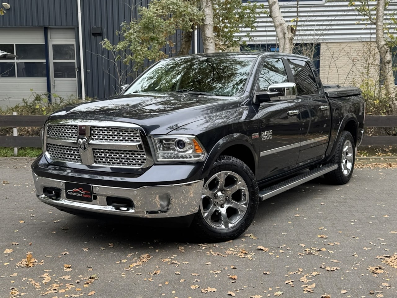 Dodge Ram 1500 - 4X4 LARAMIE 5.7 V8 LPG LAGE BIJTELLING - AutoWereld.nl