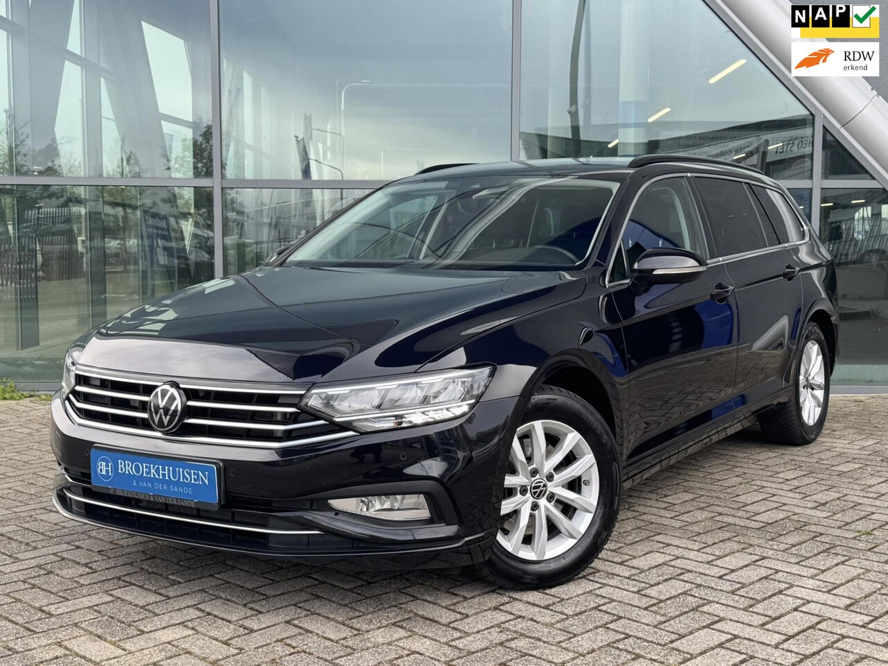 Volkswagen Passat Variant - 1.5 TSI Business 150pk Navigatie / Stoelverwarming / Elekt. Trekhaak - AutoWereld.nl