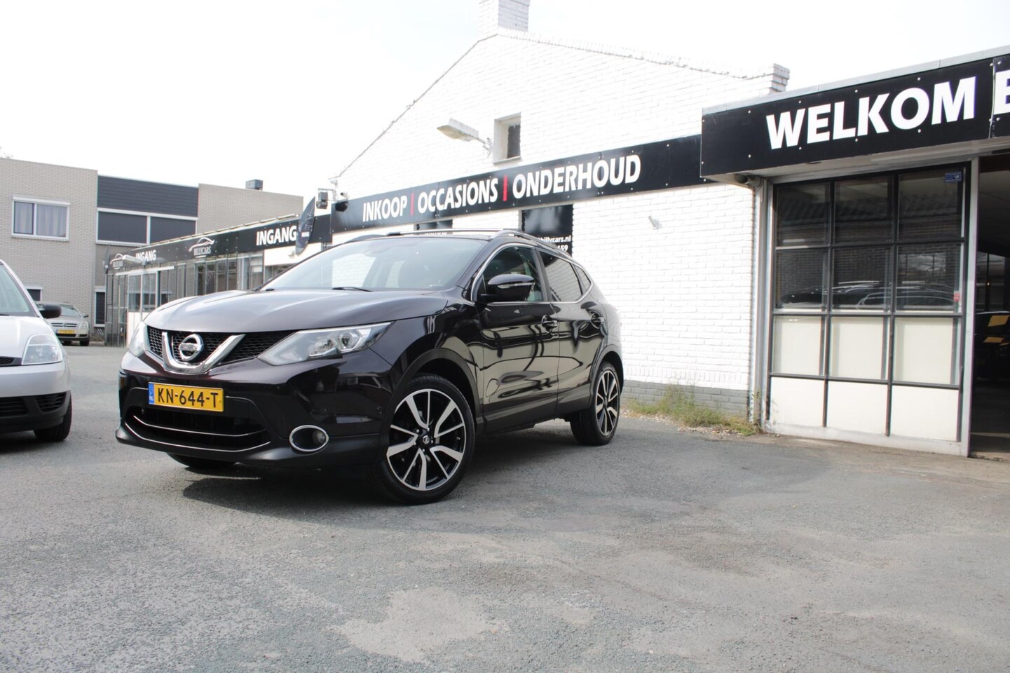 Nissan Qashqai - 1.2 Premier Edition | Airco | Parkeersensoren & 360 Camera | Cruise control | Elec ramen | - AutoWereld.nl