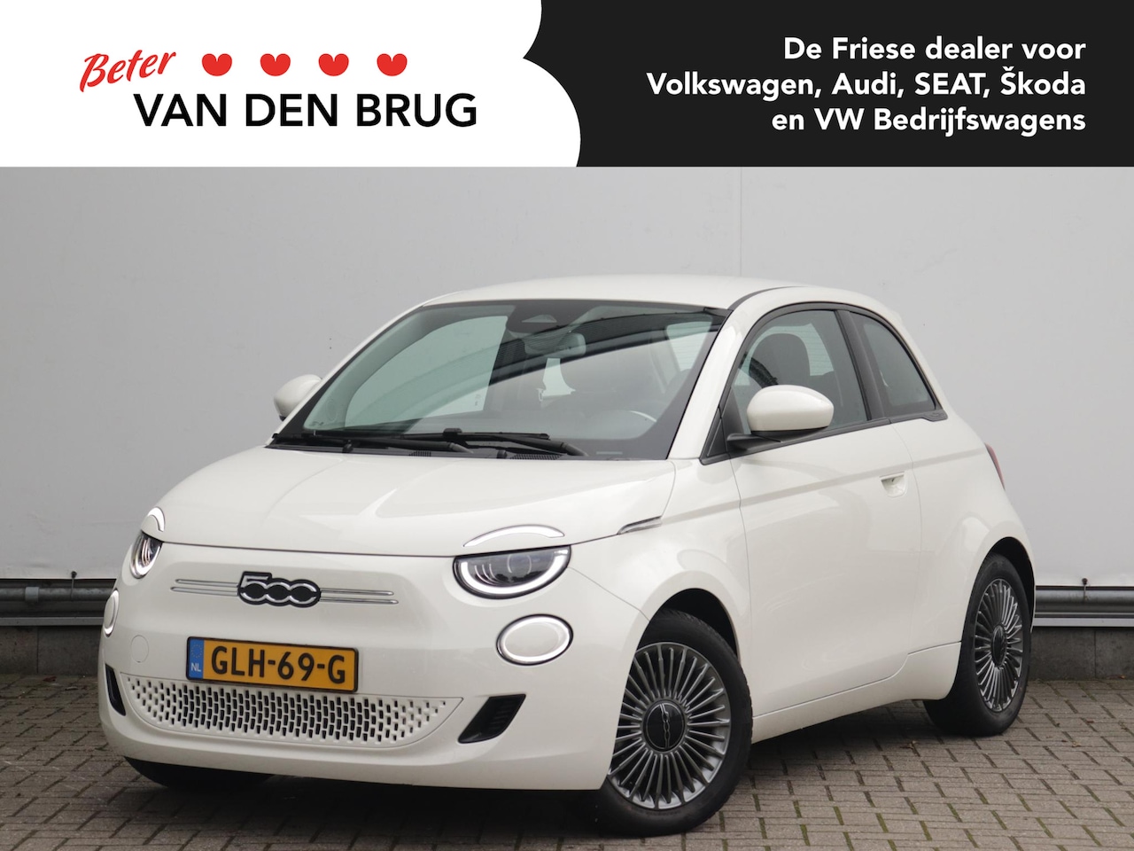 Fiat 500 - RED 42 kWh | Achteruitrijcamera | Cruise control | App-connect | - AutoWereld.nl