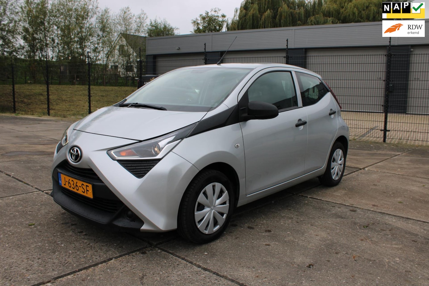 Toyota Aygo - 1.0 VVT-i x-fun Airco Bluetooth - AutoWereld.nl