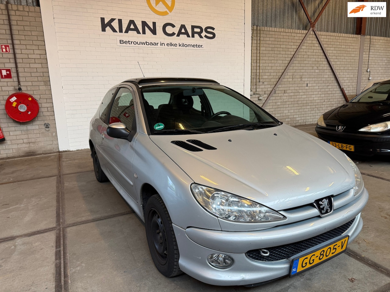 Peugeot 206 - 1.4 XS Premium / 1JAAR APK / MOTOR 100% / DAK / INRUILAUTO / MEENEEM PRIJS!! - AutoWereld.nl