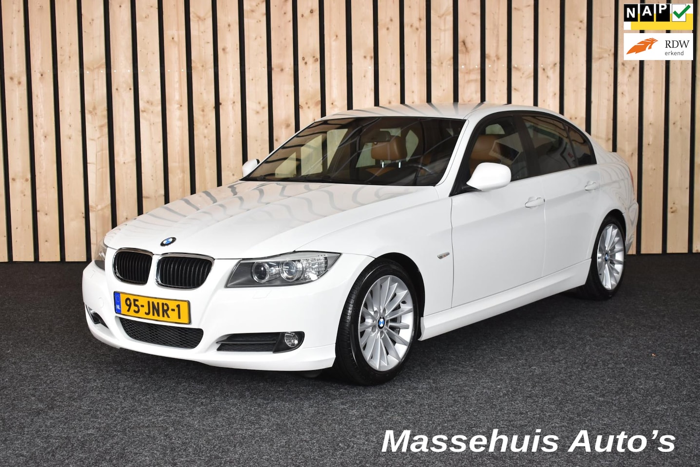 BMW 3-serie - 318i Business Line 169dkm M-sportpakket Bi-xenon PDC Leer Navi Clima Cruise Youngtimer Dea - AutoWereld.nl