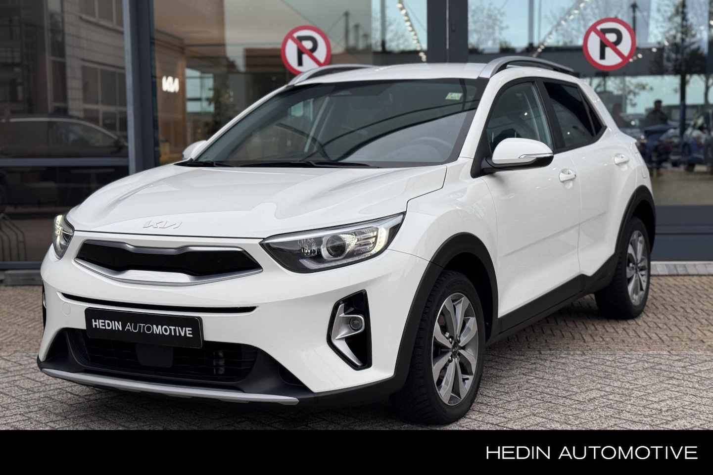 Kia Stonic - 1.0 T-GDi MHEV DynamicPlusLine | Navigatie | 100pk | Camera | - AutoWereld.nl