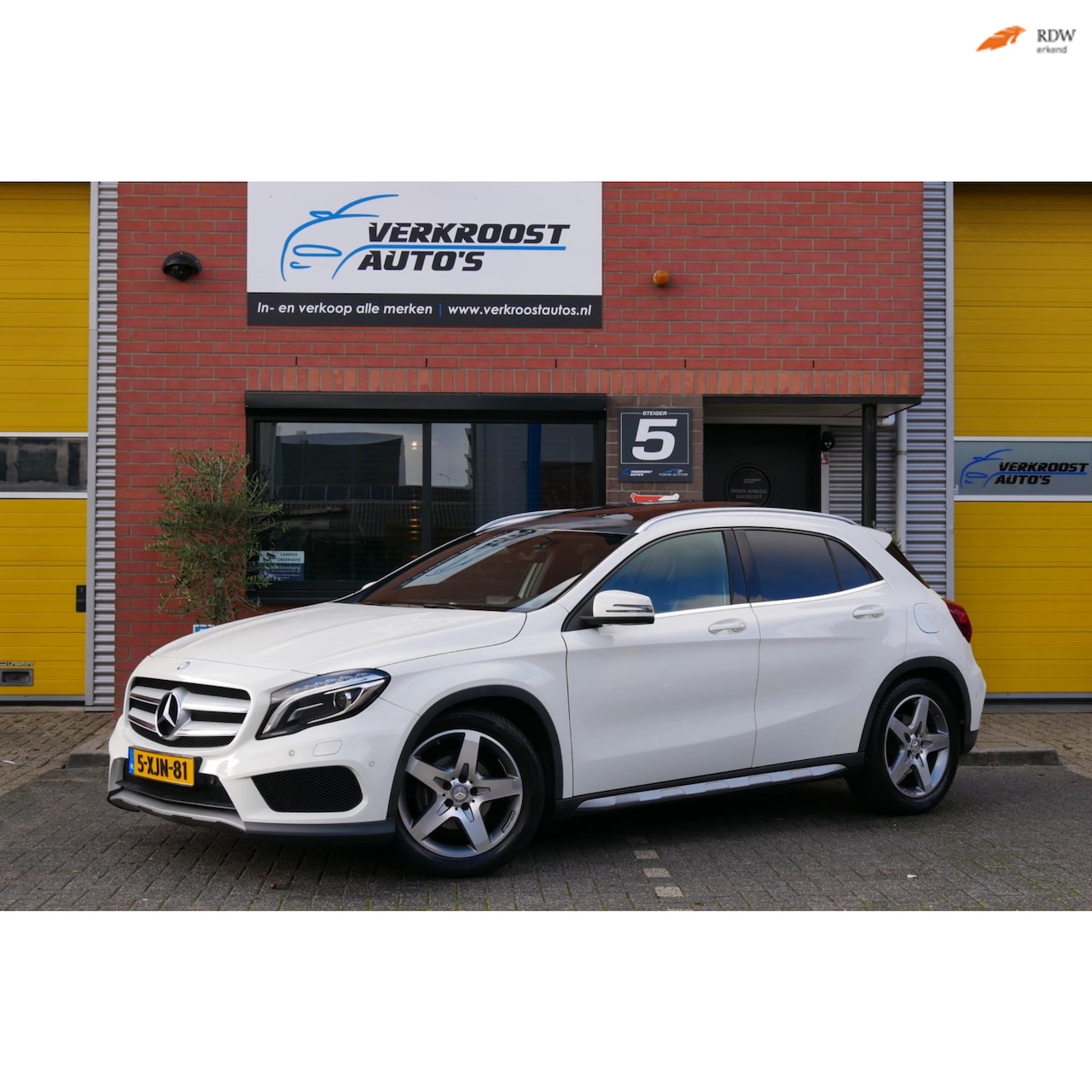 Mercedes-Benz GLA-Klasse - 200 Edition 1. amg. pano. camera. stoelverwarming - AutoWereld.nl