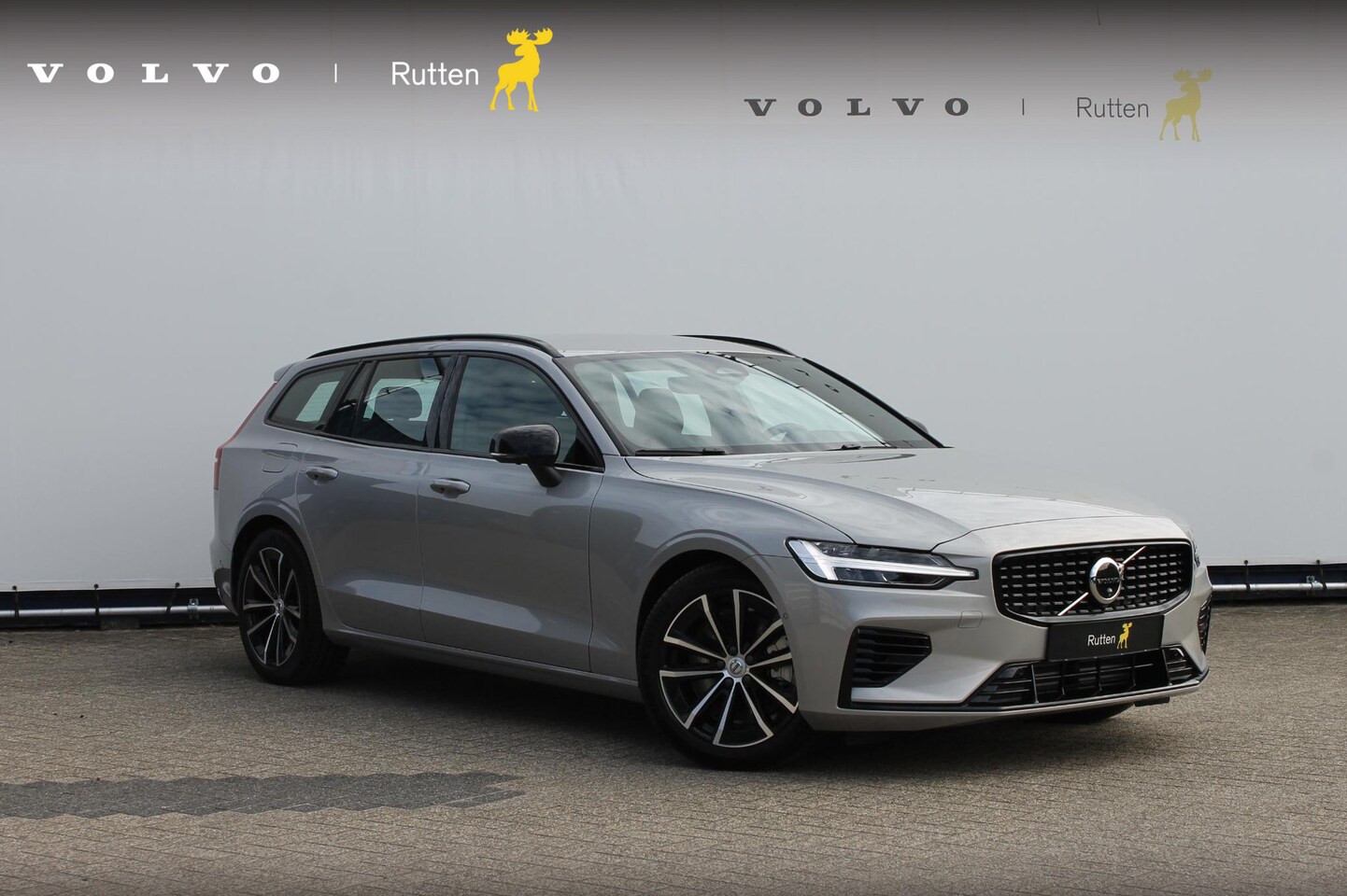 Volvo V60 - T6 350PK Autm. Plug-in hybrid AWD Plus Dark Long Range / Google infotainment / Semi elekri - AutoWereld.nl