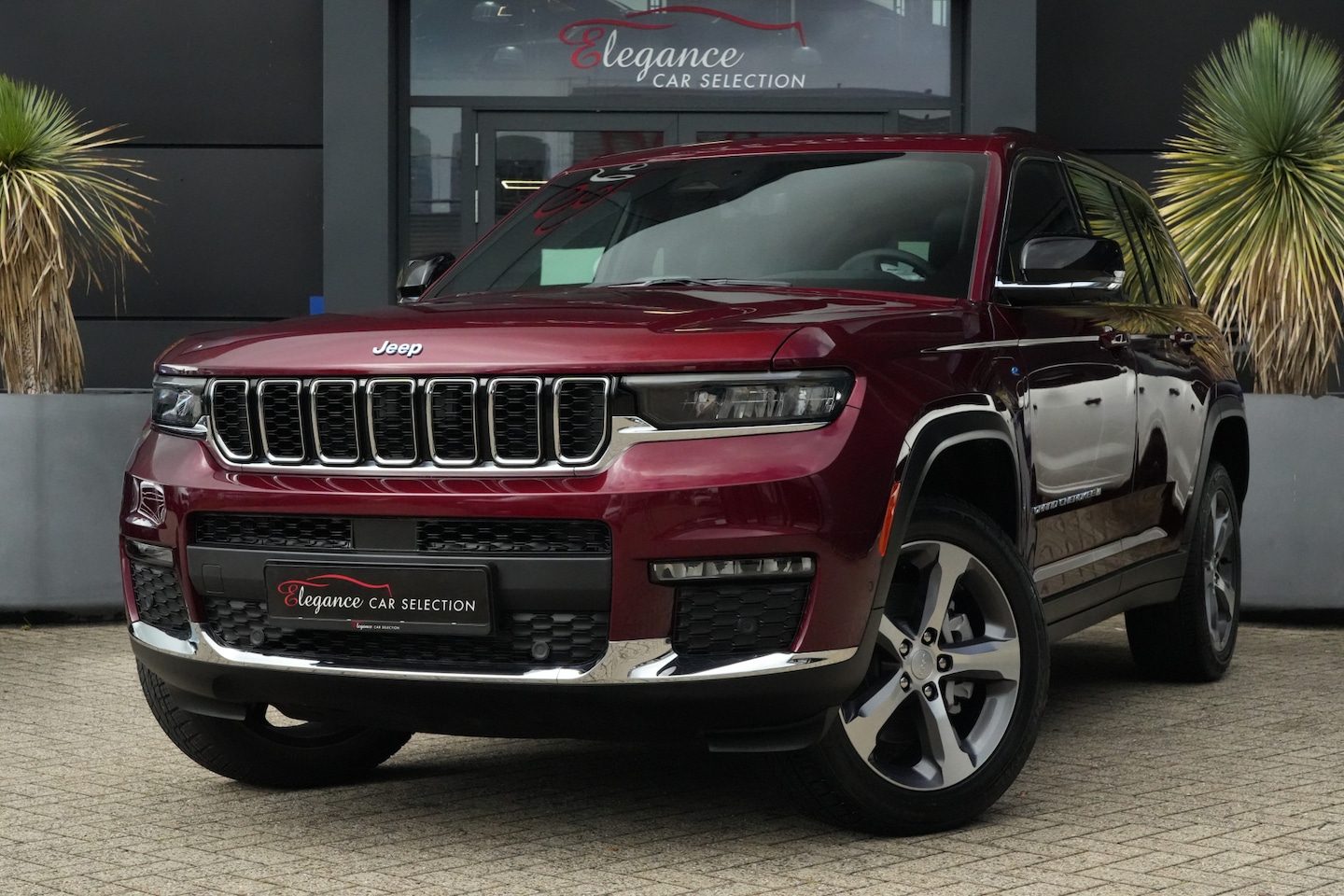 Jeep Grand Cherokee - 2.0 Limited 4xe 380pk Panoramadak/Stoelverwarming/Camera - AutoWereld.nl