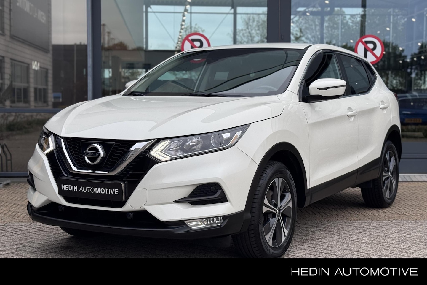 Nissan Qashqai - 1.6 Business Edition | Trekhaak | 1.500kg trekgewicht | Navigatie | Camera | - AutoWereld.nl