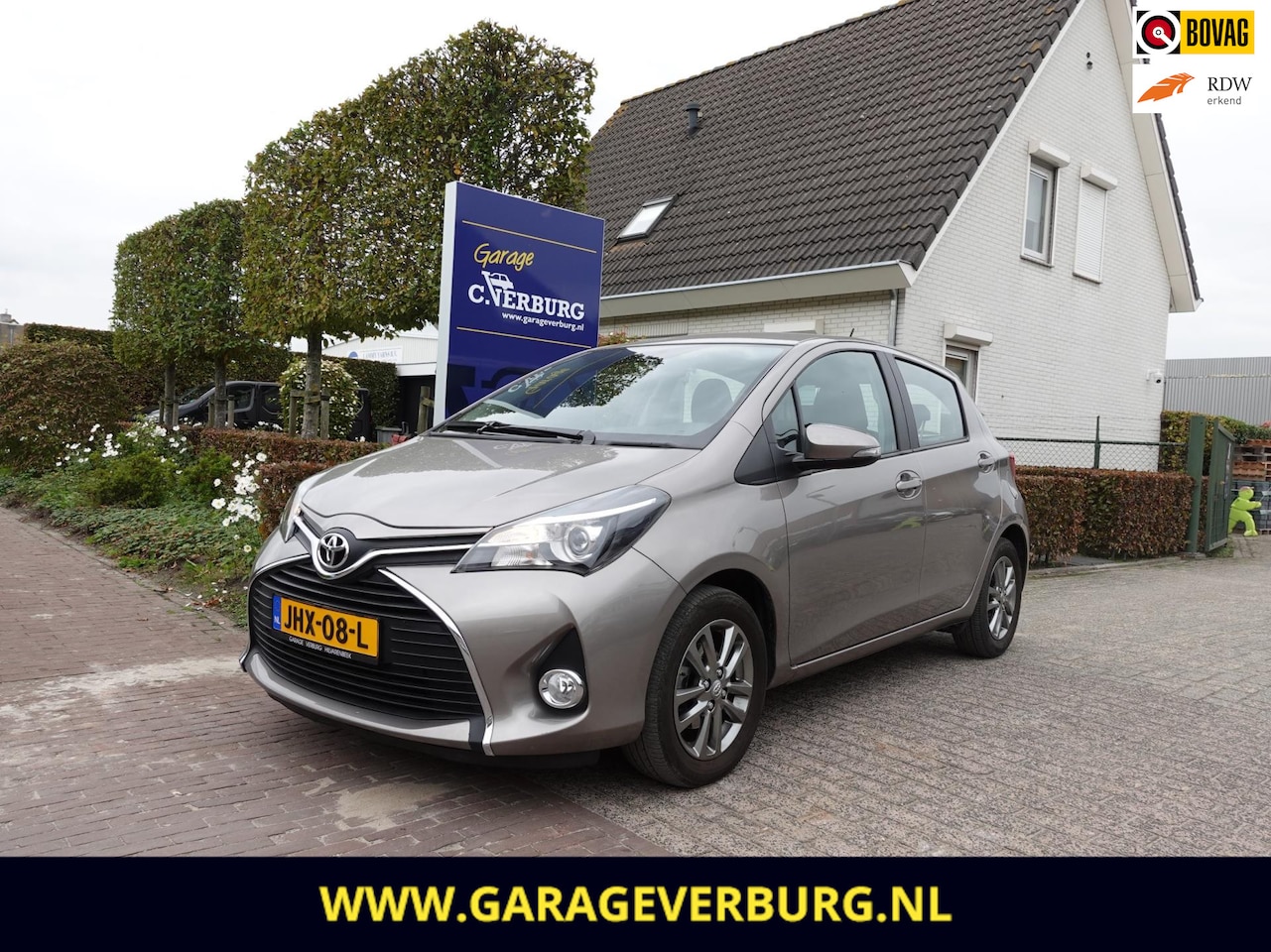 Toyota Yaris - 1.3 VVT-i Aspiration (Navi,Camera,Cruise,Lm velgen,PDC) -- 36.165 Km -- - AutoWereld.nl