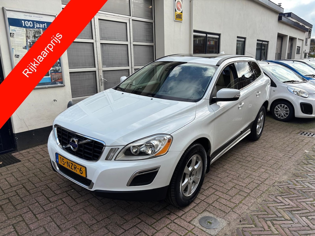 Volvo XC60 - 2.0T POWERSHIFT Kinetic - AutoWereld.nl