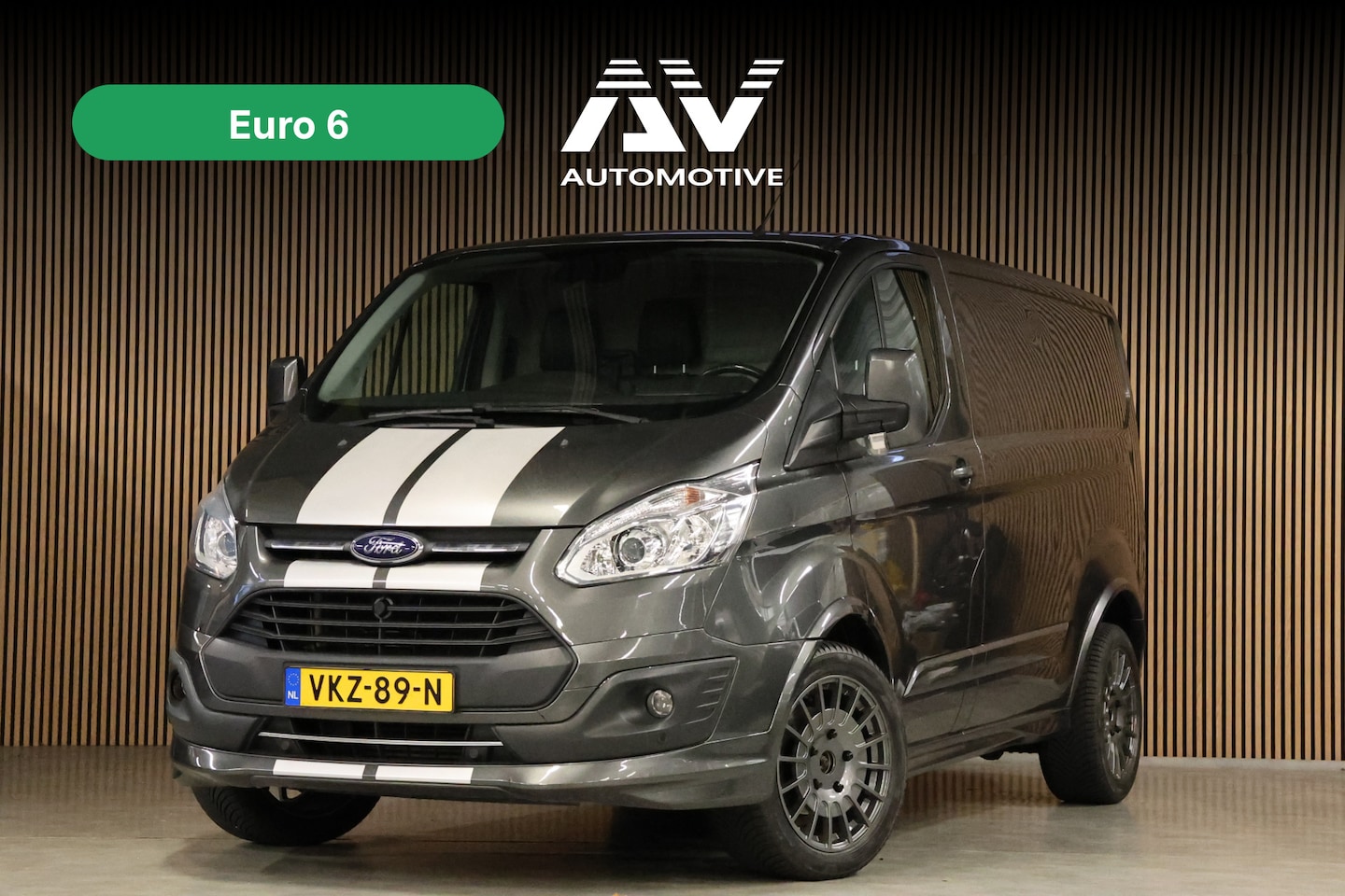 Ford Transit Custom - 290 2.0 TDCI Sport | Camera | Navigatie | 3-Zitter | Trekhaak | PDC V+A | Lederen bekledin - AutoWereld.nl