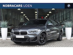 BMW X2 - sDrive20i High Executive M Sport Automaat / Trekhaak / Sportstoelen / Adaptief onderstel /