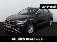Volkswagen T-Roc - 1.5 TSI Life 150 PK | EM | Navigatie | Airco | Parkeersensoren | Adaptive Cruise Control |
