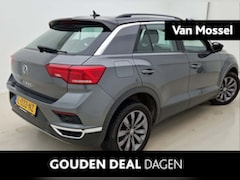 Volkswagen T-Roc - 1.0 TSI Style 110 PK | Airco | Adaptive Cruise Control | Lane Assist | Parkeersensoren | P