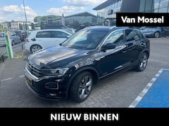 Volkswagen T-Roc - 1.5 TSI Sport Business R 150 PK | R-Line | Automaat | Navigatie | Camera | Parkeersensoren