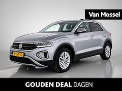 Volkswagen T-Roc - 1.5 TSI Life | Automaat | All Season Banden | LED | Digital Cockpit | Parkeersensoren |